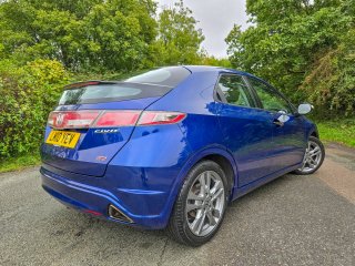/photos/9350/e205c2a4-a2c8-8fc9-7634-d2b1e9a98a1a_i320x240.jpg